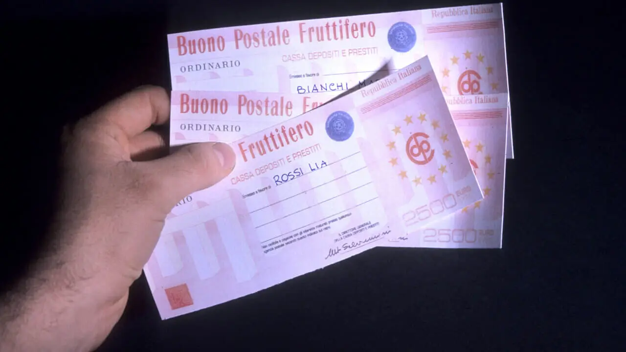 Nuovo buono postale al 7%: come funziona davvero e chi può approfittarne Nuovo buono postale al 7%: come funziona davvero e chi può approfittarne