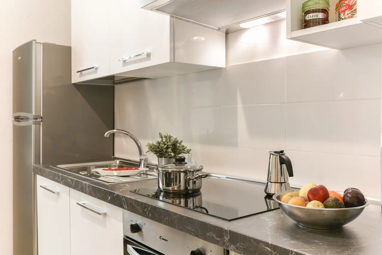 Formiche in cucina? Scopri la miscela economica per scacciarle senza sostanze chimiche Formiche in cucina? Scopri la miscela economica per scacciarle senza sostanze chimiche