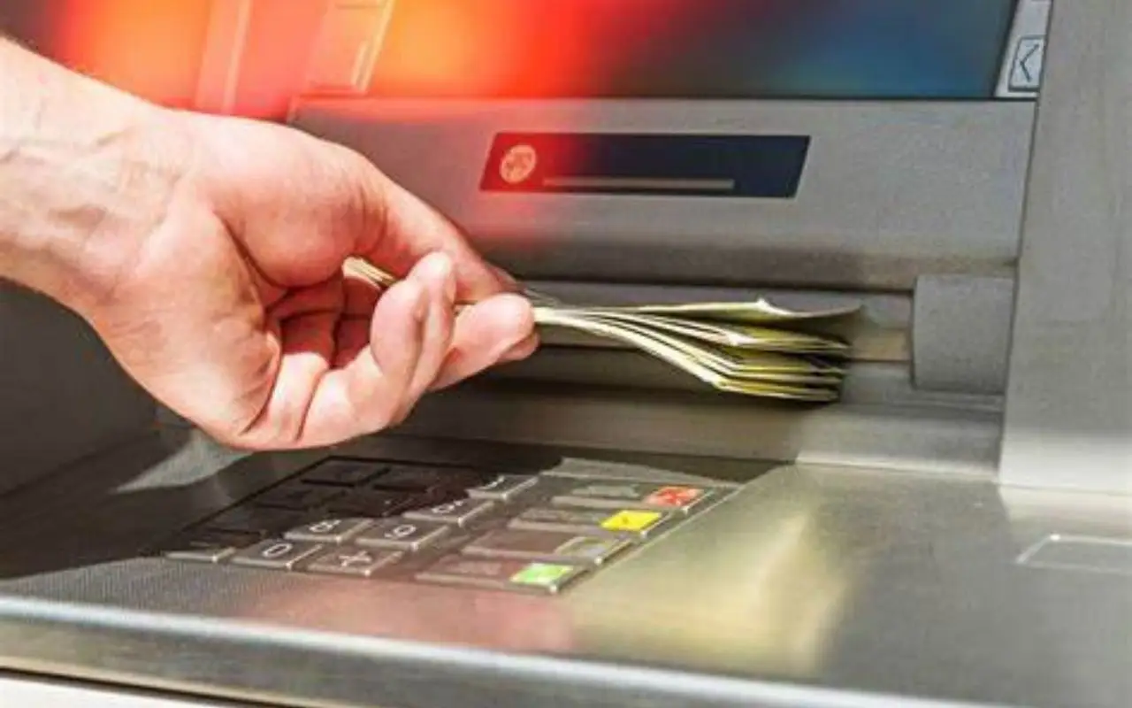 Nuove soglie giornaliere per i prelievi di contante: verificare subito il tuo limite Nuove soglie giornaliere per i prelievi di contante: verificare subito il tuo limite
