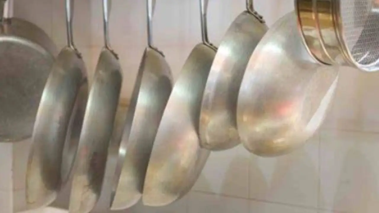 Come eliminare l’odore di fritto in casa: il trucco che usano nei ristoranti Come eliminare l’odore di fritto in casa: il trucco che usano nei ristoranti