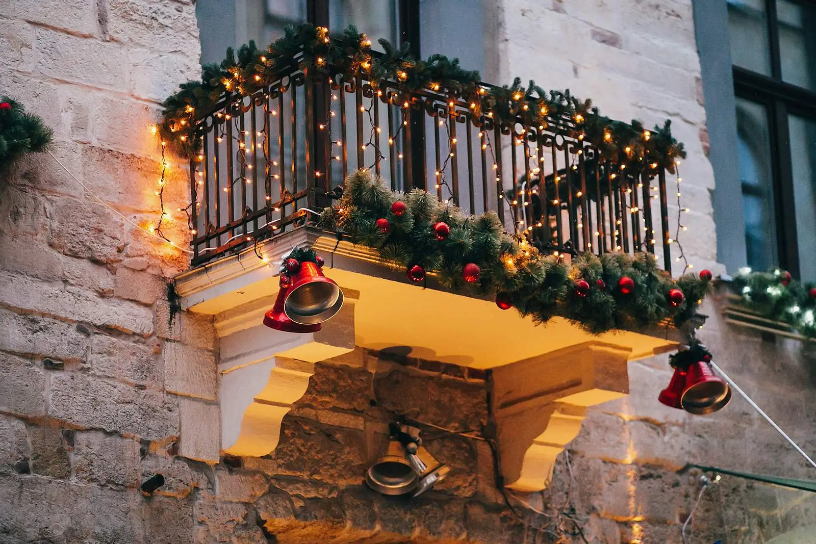 Come decorare casa con luci a led senza spendere una fortuna Come decorare casa con luci a led senza spendere una fortuna