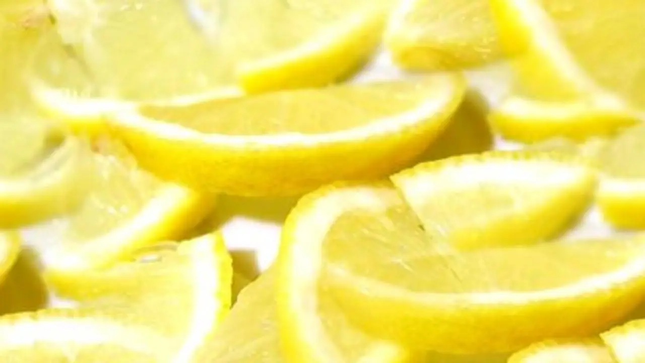 Come usare il limone per togliere l’odore di fritto: il rimedio naturale più veloce Come usare il limone per togliere l’odore di fritto: il rimedio naturale più veloce