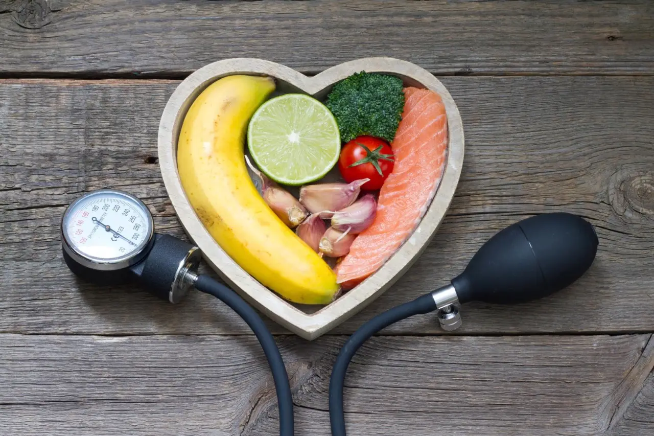Come abbassare la pressione con il cibo: il metodo naturale più efficace Come abbassare la pressione con il cibo: il metodo naturale più efficace