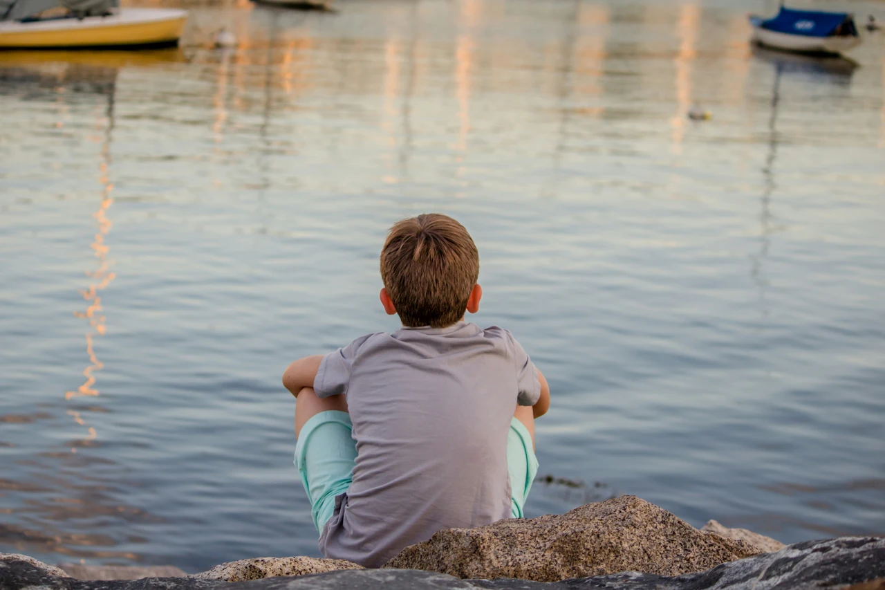 Non esporre mai il bambino al sole in questi orari: i rischi che non conosci Non esporre mai il bambino al sole in questi orari: i rischi che non conosci