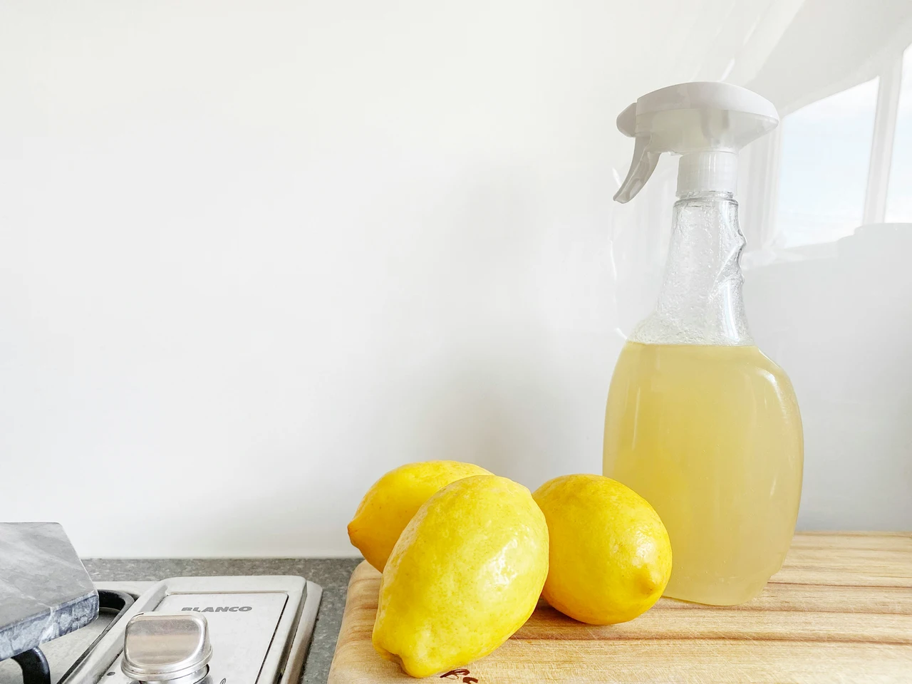 Scopri il rimedio naturale con aceto che elimina gli odori dalla cucina in pochi minuti Scopri il rimedio naturale con aceto che elimina gli odori dalla cucina in pochi minuti