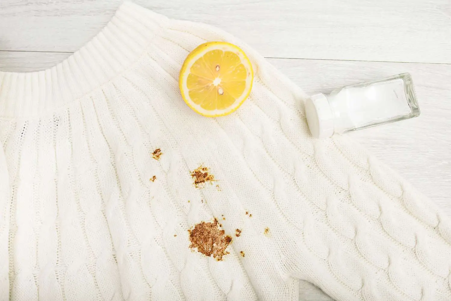 Soluzione immediata per togliere il persistente odore di frittura dai tessuti domestici Soluzione immediata per togliere il persistente odore di frittura dai tessuti domestici
