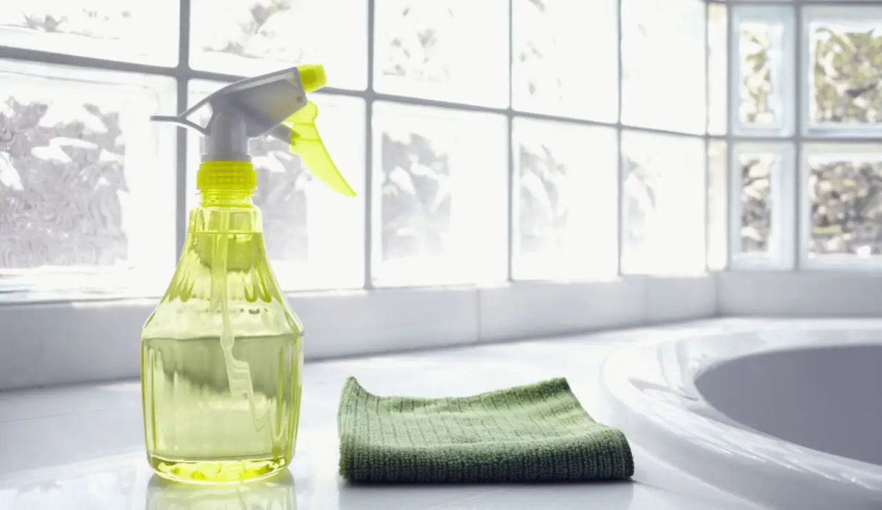 Vuoi un bagno splendente senza fatica? Usa questo ingrediente che hai già in cucina Vuoi un bagno splendente senza fatica? Usa questo ingrediente che hai già in cucina