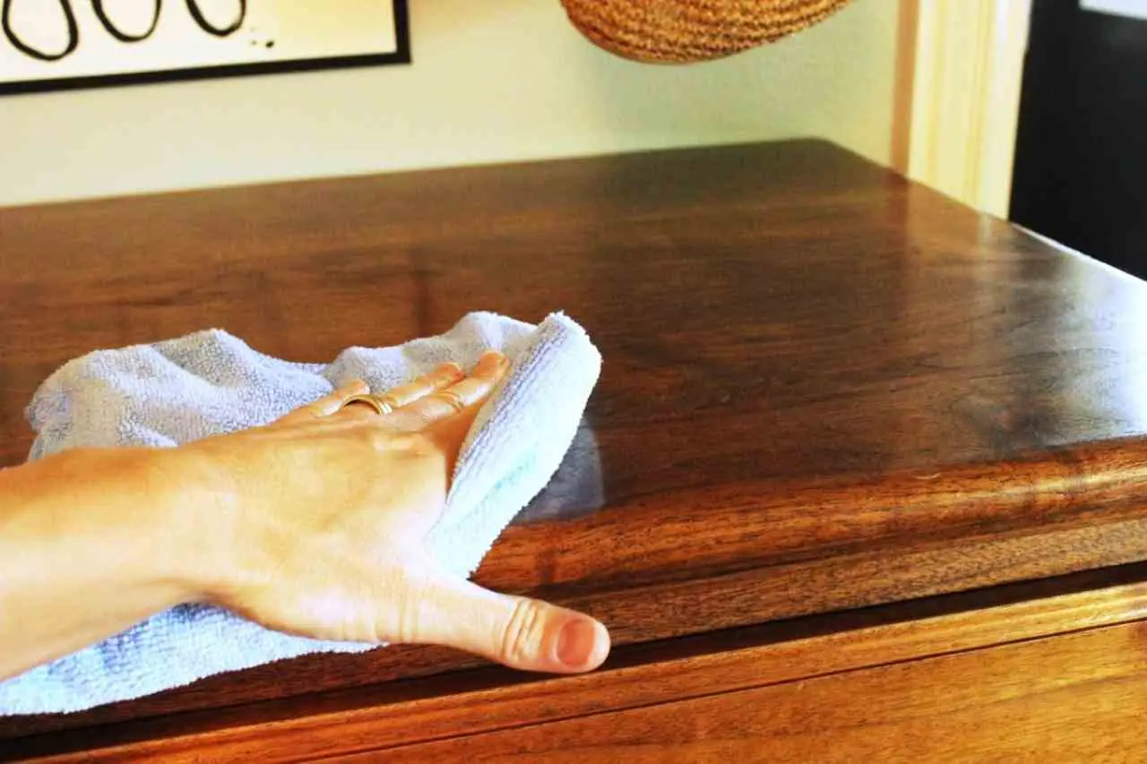 Prova ora il metodo della nonna per lucidare superfici in legno senza prodotti costosi Prova ora il metodo della nonna per lucidare superfici in legno senza prodotti costosi