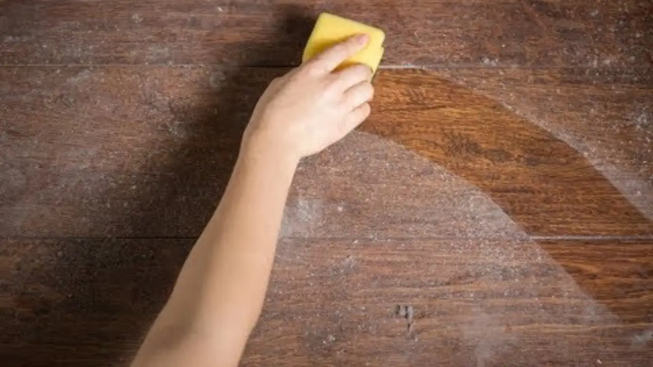 Elimina la polvere dagli angoli nascosti con questa soluzione semplice e fai da te Elimina la polvere dagli angoli nascosti con questa soluzione semplice e fai da te