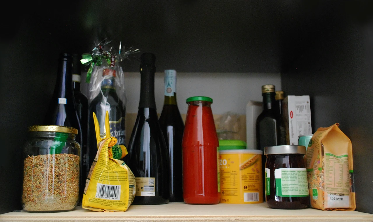 Scopri il metodo naturale per mantenere la dispensa libera da tarme alimentari Scopri il metodo naturale per mantenere la dispensa libera da tarme alimentari