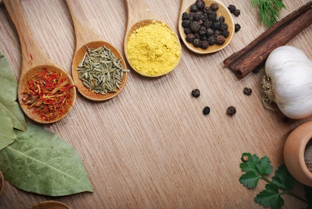 Come prevenire il ritorno delle formiche in cucina usando solo spezie naturali comuni Come prevenire il ritorno delle formiche in cucina usando solo spezie naturali comuni