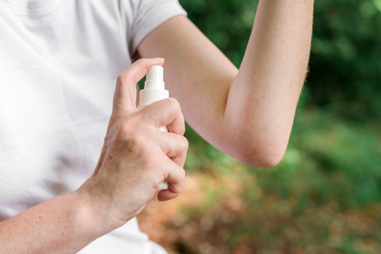 Evita le trappole chimiche: prepara oggi un repellente naturale solo con ingredienti freschi Evita le trappole chimiche: prepara oggi un repellente naturale solo con ingredienti freschi