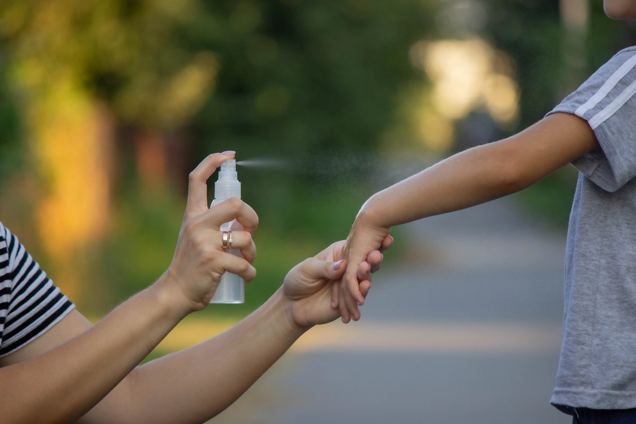 Evita le trappole chimiche: prepara oggi un repellente naturale solo con ingredienti freschi Evita le trappole chimiche: prepara oggi un repellente naturale solo con ingredienti freschi